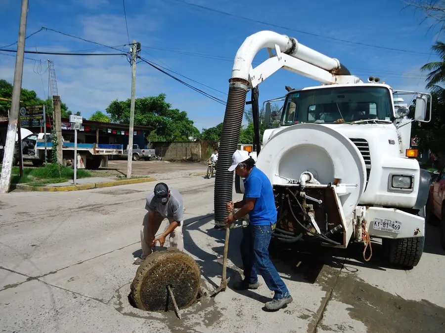 Limpieza de drenaje con equipo Vactor en Tepic